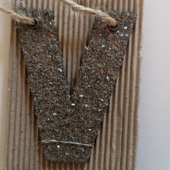 NWT Gold Glitter Letter 'V' Primitive Corrugated Sign Michaels Home Wall Decor - Picture 5 of 8
